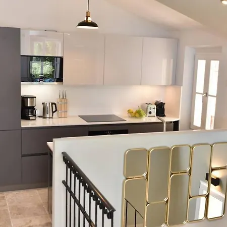 Picasso By The Sea Luxurious Design House Sea View Old For 6 アンティーブ